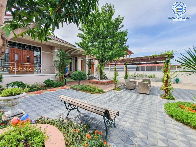 *****บ้านเดี่ยวมือสอง ซอยศิริเกษม17 พุทธมณฑลสาย3 เนื้อที่กว้างขวางมากถึง 158.30 ตร.ว. มาพร้อมฟังก์ชัน 2 ห้องนอน 3 ห้องน้ำ ที่จอดรถ 3 คัน ต่อเติมครบ พร้อมเข้าอยู่ได้ทันที ตั้งบนทำเลเดินทางสะดวก ใกล้รถไฟฟ้าสายสีน้ำเงิน "สถานีบางหว้า" ใกล้ทางด่วน "ศรีรัช"  จองเลย!